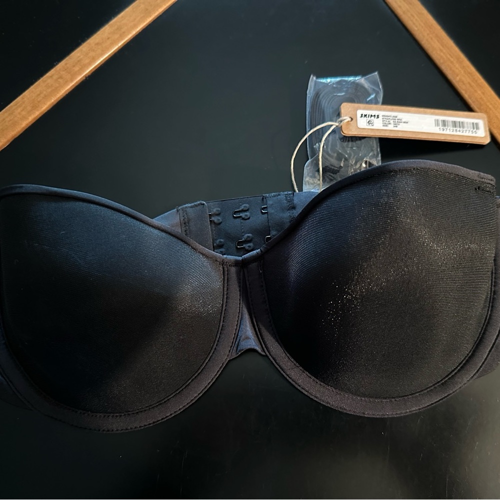 Skims Strapless Black T-Shirt Bra (Removable Straps Included)